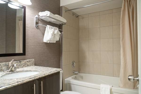  - Irwin's Mountain Inn Banff