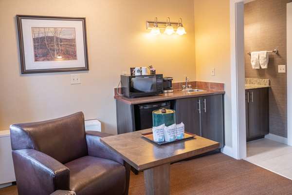  - Irwin's Mountain Inn Banff