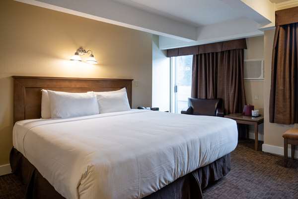  - Irwin's Mountain Inn Banff