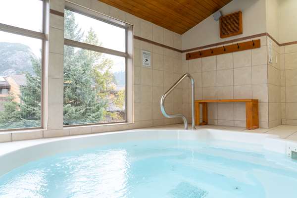  - Red Carpet Inn Banff