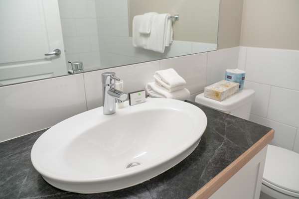  - Red Carpet Inn Banff