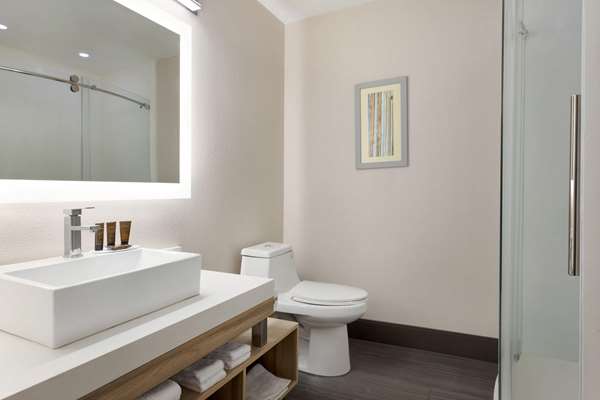  - Wingate by Wyndham Hotel Murfreesboro