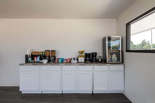  - Travelodge Spirit Lake