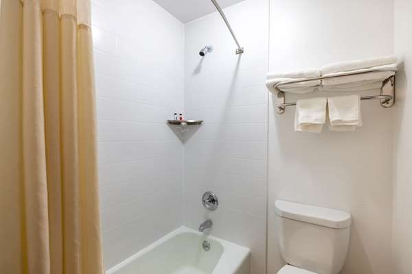  - Travelodge Spirit Lake