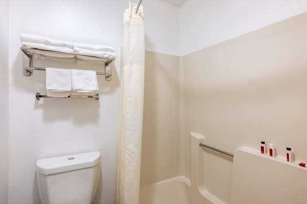  - Travelodge Spirit Lake