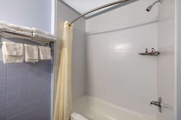  - Travelodge Spirit Lake