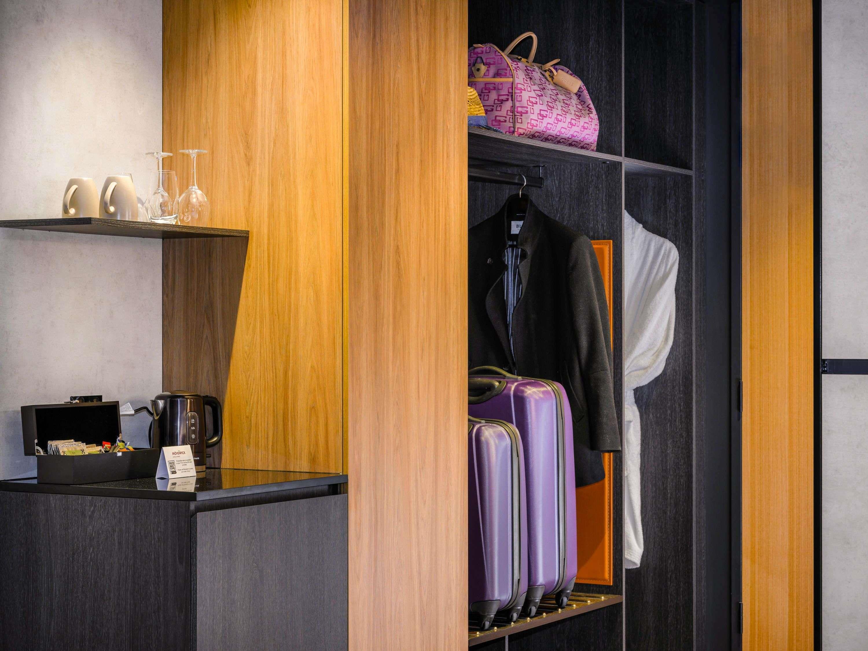 Movenpick Hotel Hobart Room Type - Deluxe King Harbour View