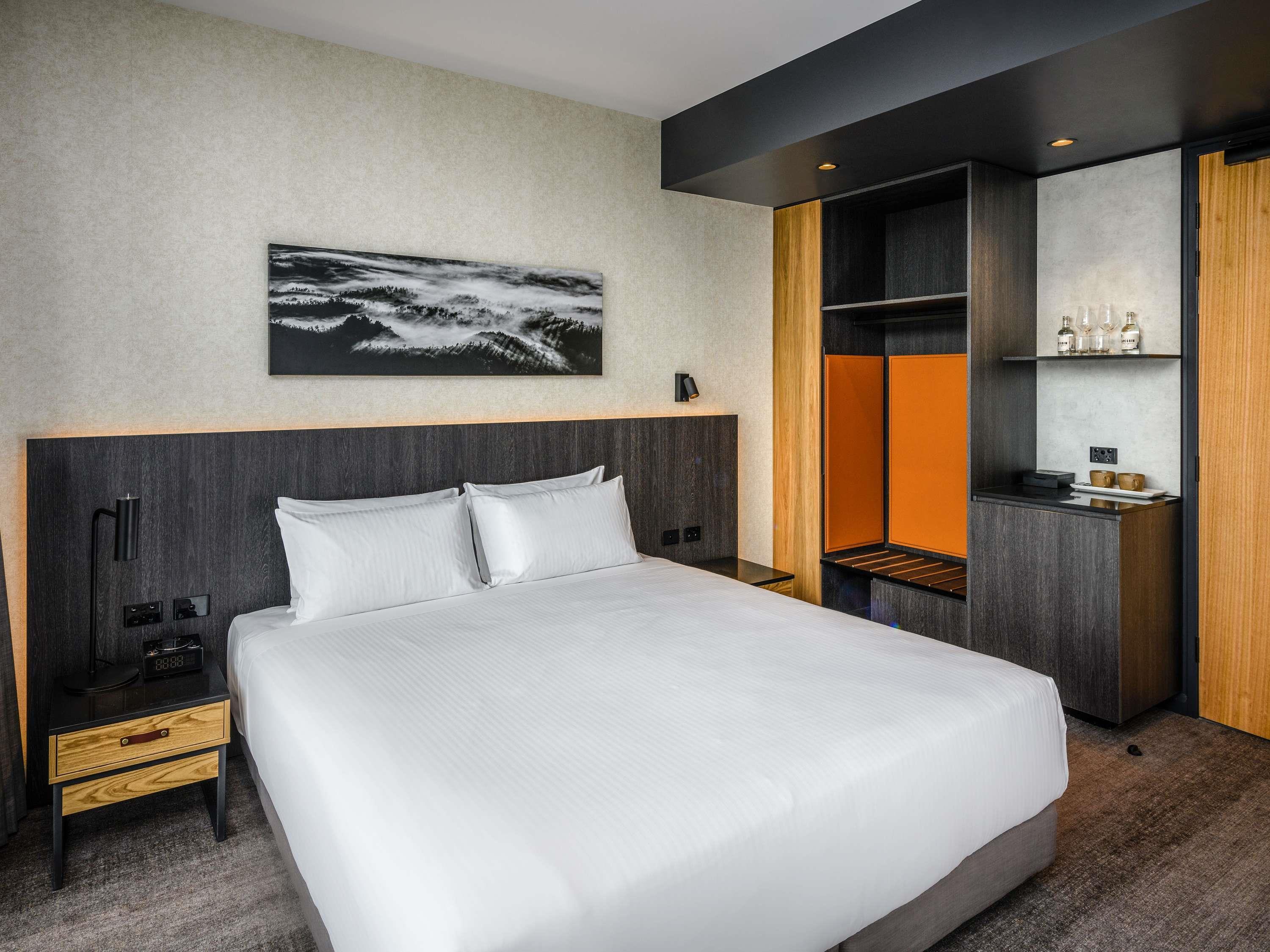 Movenpick Hotel Hobart Room Type - Classic Interior Room with King Size Bed