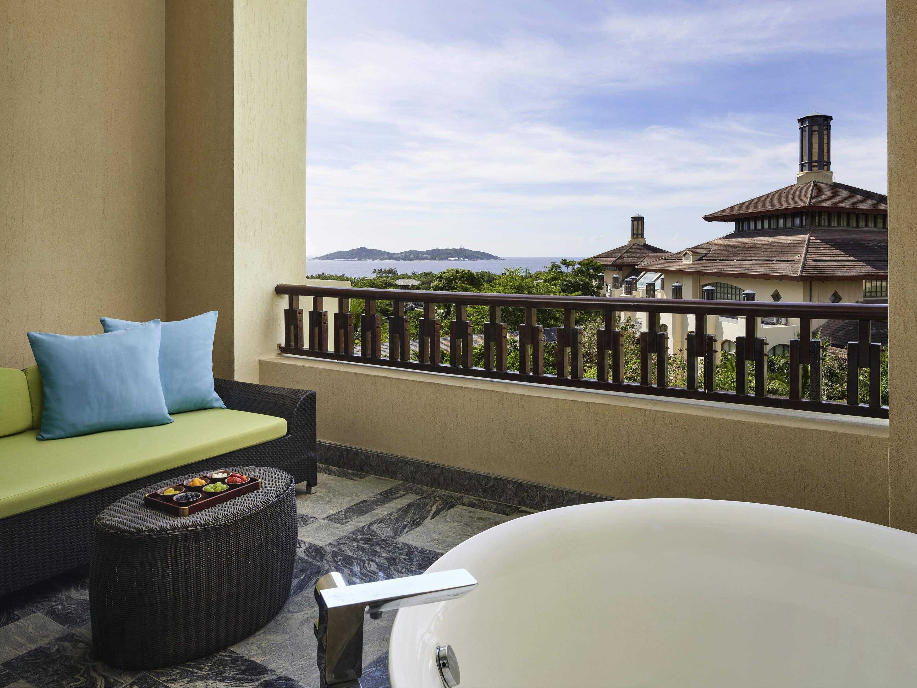 Fairmont Sanya Haitang Bay Room Type - FAIRMONT KING, 1 King Size Bed, Ocean View