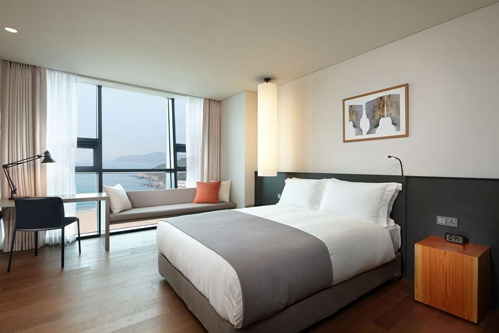 Shilla Stay Seobusan-guestroom-Guest Room,On-Site.jpg