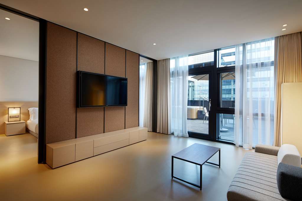 Shilla Stay Seobusan-guestroom-Guest Room,Suite,On-Site.jpg
