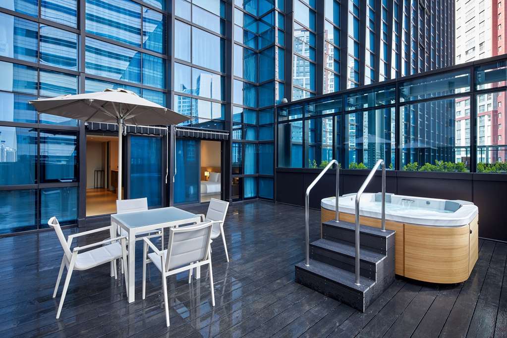 Shilla Stay Seobusan-guestroom-Guest Room,Bathroom,Suite,On-Site.jpg