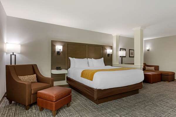 Suite - Comfort Inn Jonesboro - I-555, Exit 42