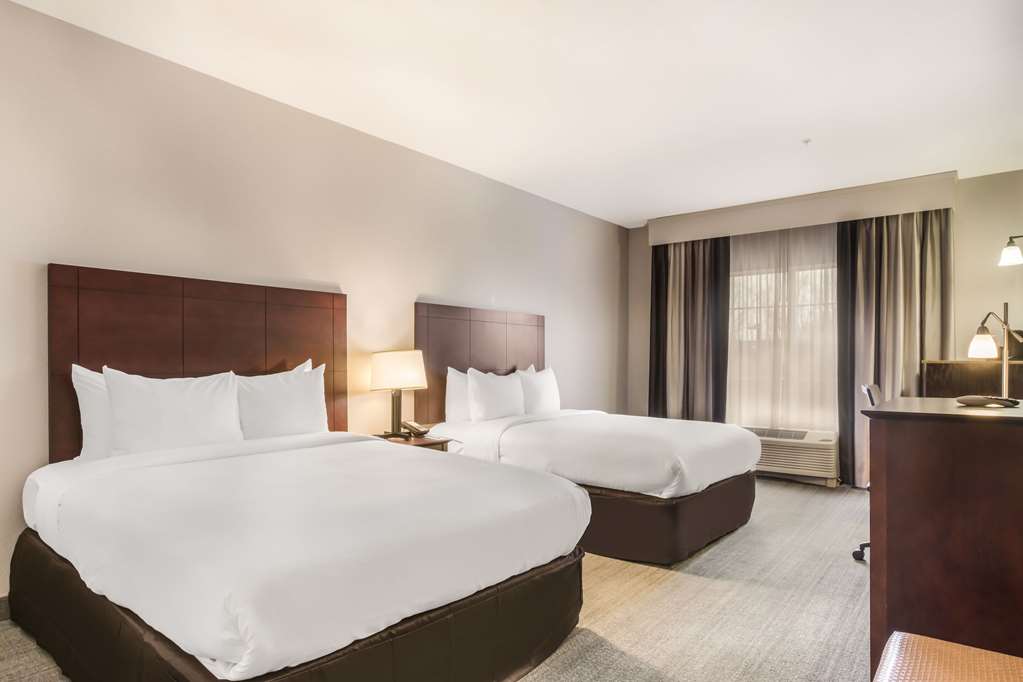 COMFORT INN AND SUITES FAIRBURN - A-guestroom-Guest Room,On-Site.jpg