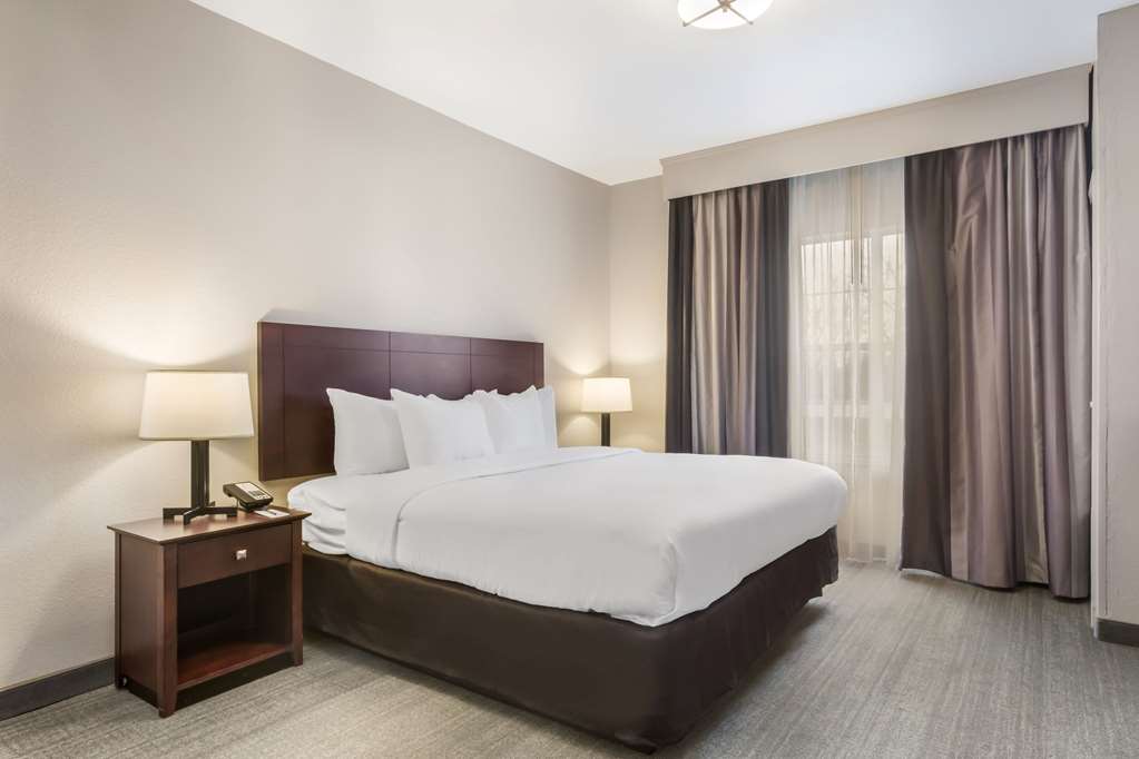 COMFORT INN AND SUITES FAIRBURN - A-guestroom-Guest Room,Suite,On-Site.jpg