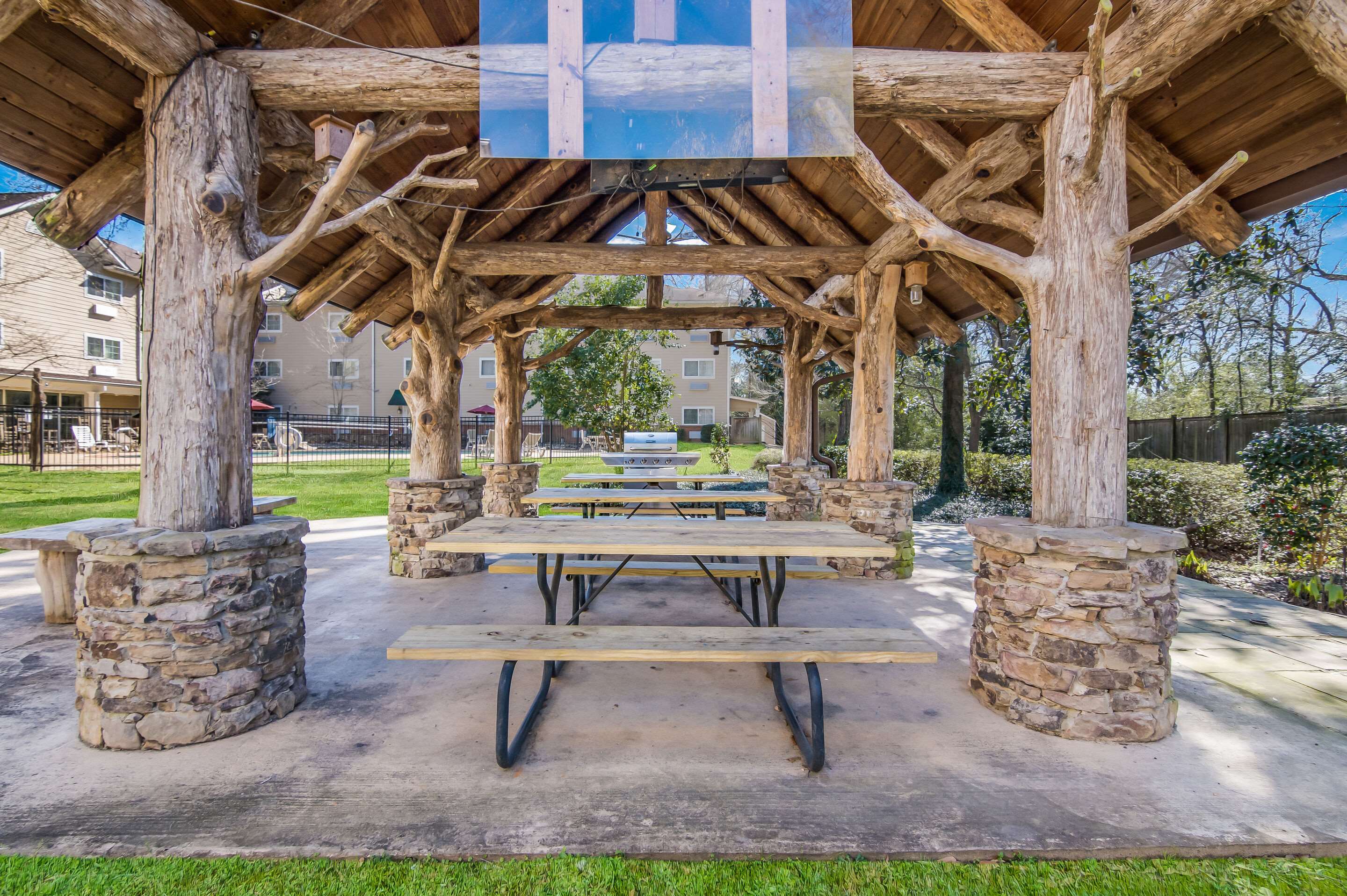 Barbecue area | MainStay Suites Columbus next to Fort Moore