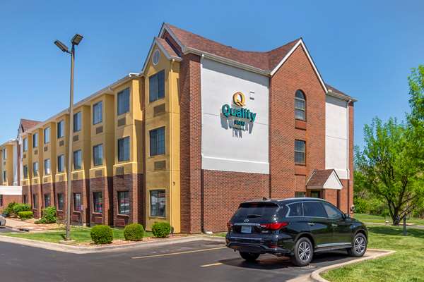 Exterior view - Quality Inn Overland Park