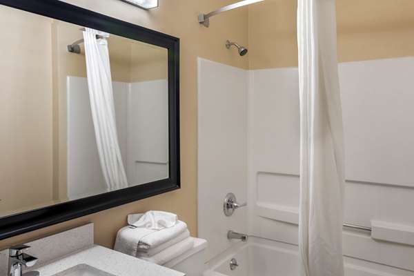  - Quality Inn Overland Park