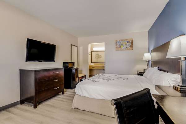  - Econo Lodge Inn & Suites Enid