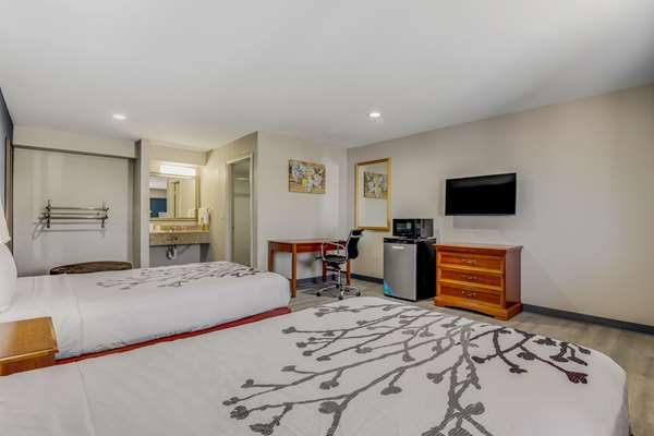  - Econo Lodge Inn & Suites Enid