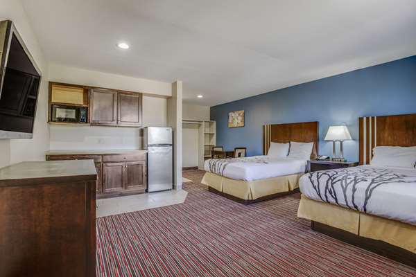  - Econo Lodge Inn & Suites Enid