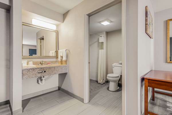  - Econo Lodge Inn & Suites Enid