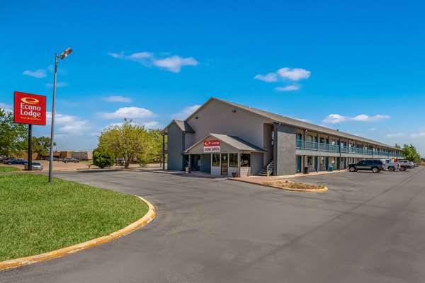 Exterior view - Econo Lodge Inn & Suites Enid