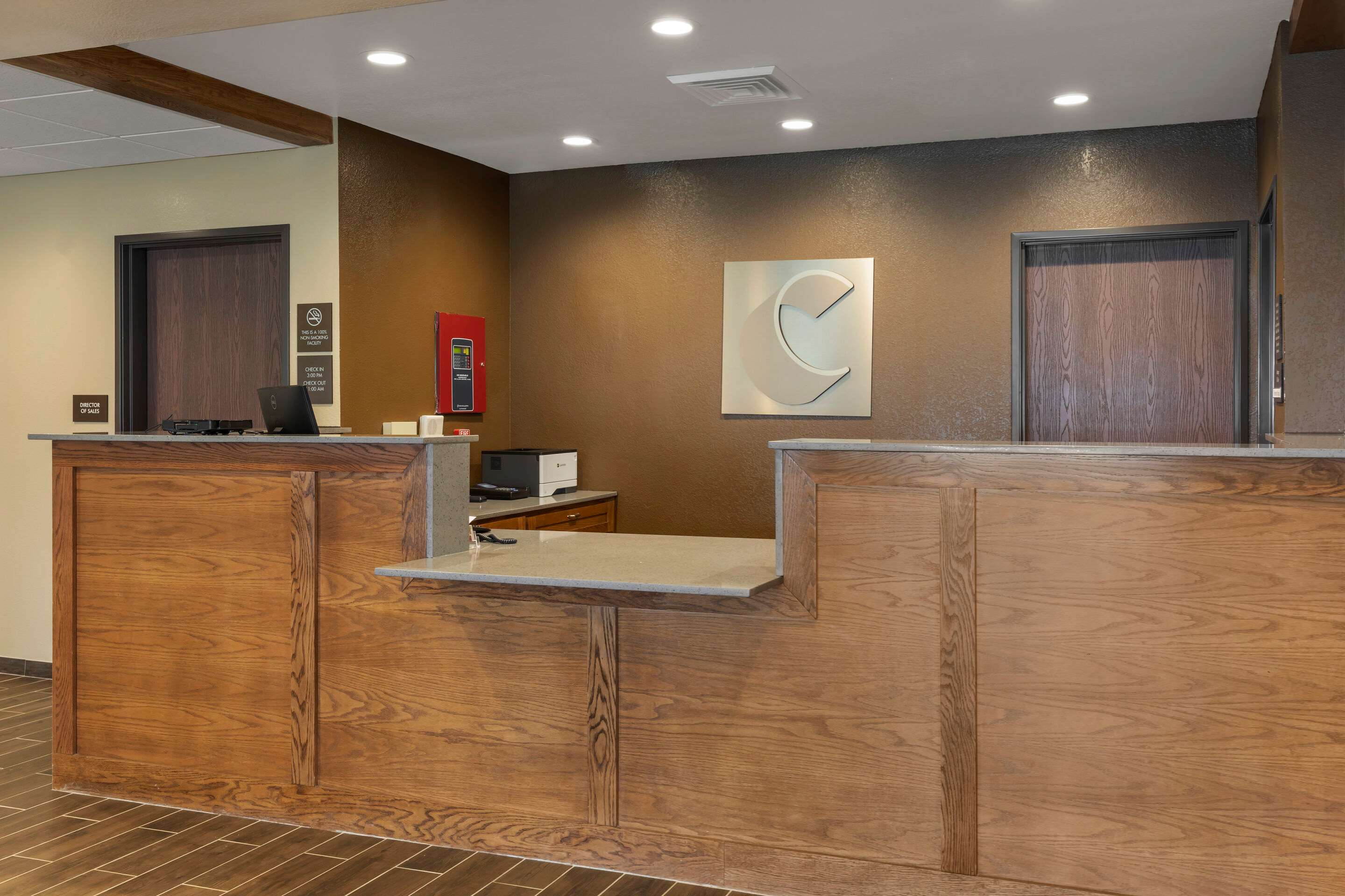 Front desk with friendly staff | Comfort Inn & Suites Euless DFW West