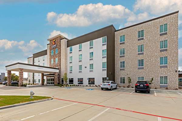 Exterior view - Comfort Inn & Suites Euless