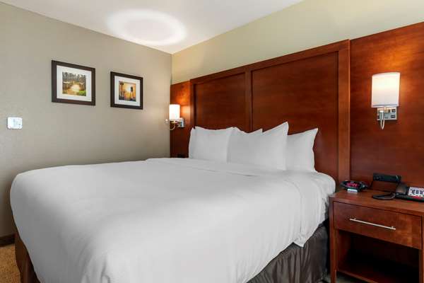  - Comfort Inn & Suites Euless