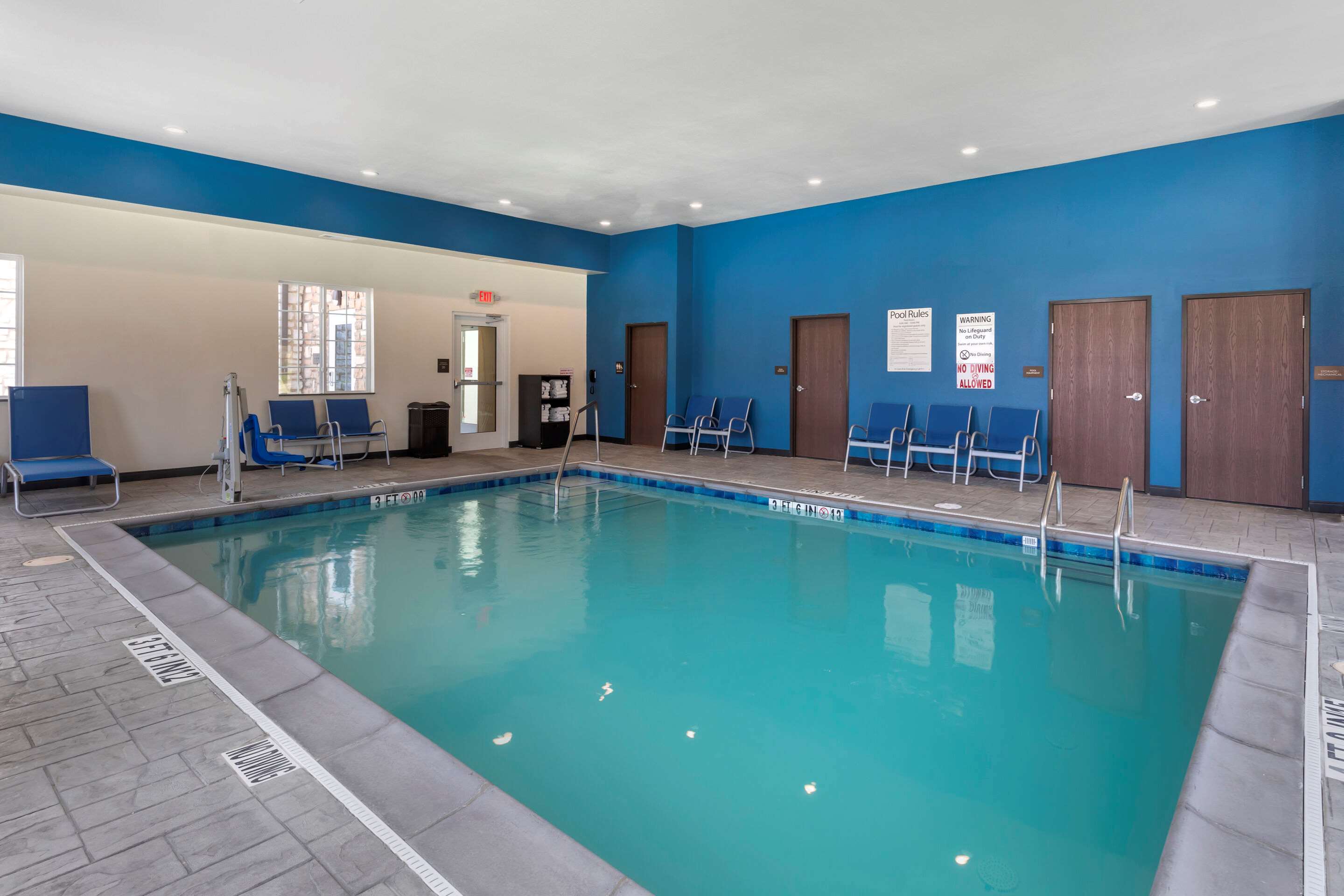 Indoor pool | Comfort Inn & Suites Euless DFW West