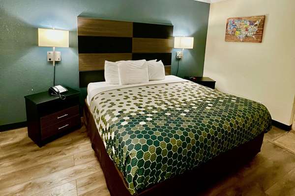  - Econo Lodge Downtown San Antonio - I-10 & I-35, Exit 155B