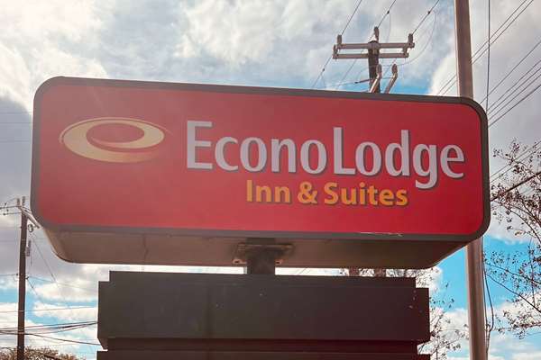 Exterior view - Econo Lodge Downtown San Antonio - I-10 & I-35, Exit 155B