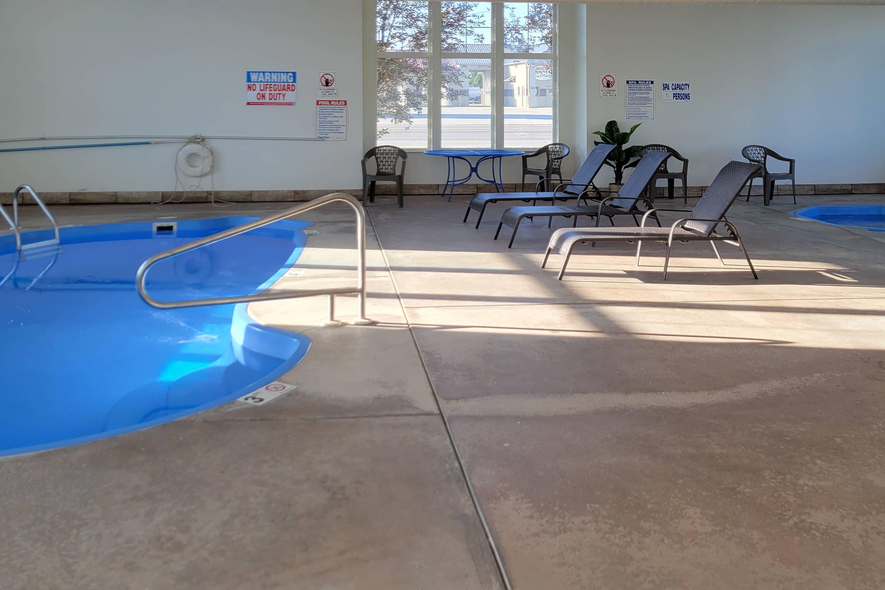 Indoor pool | Quality Inn & Suites