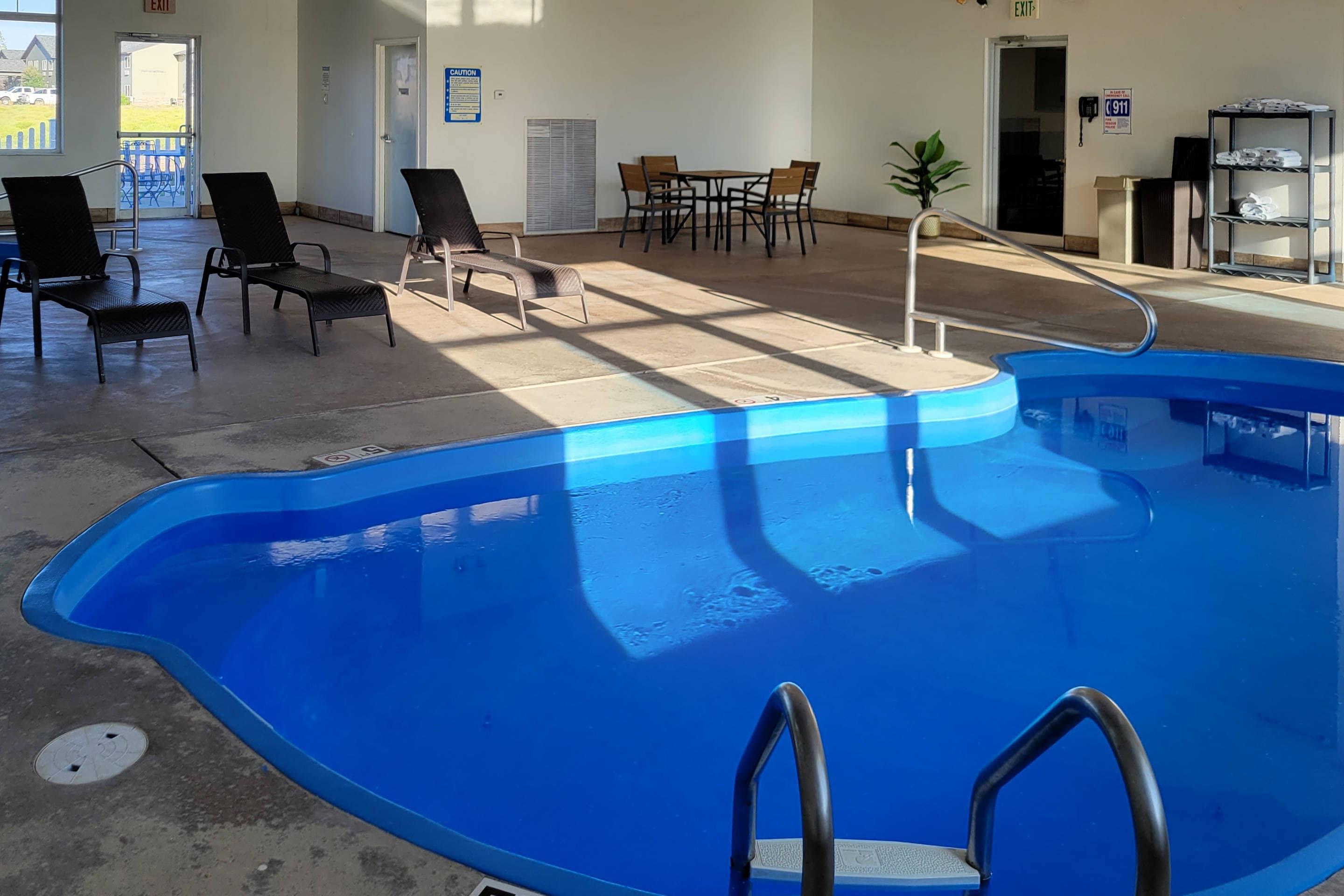 Indoor pool | Quality Inn & Suites