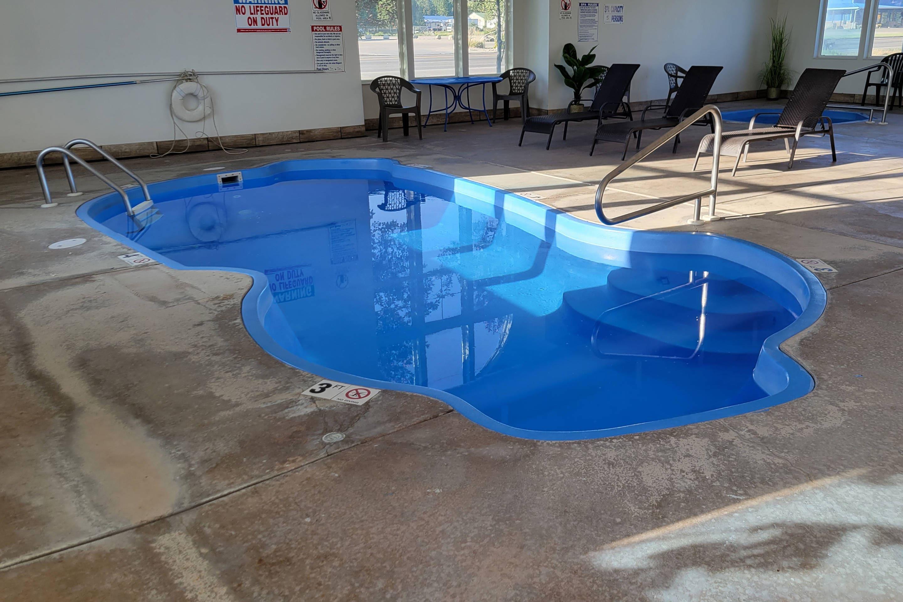 Indoor pool | Quality Inn & Suites