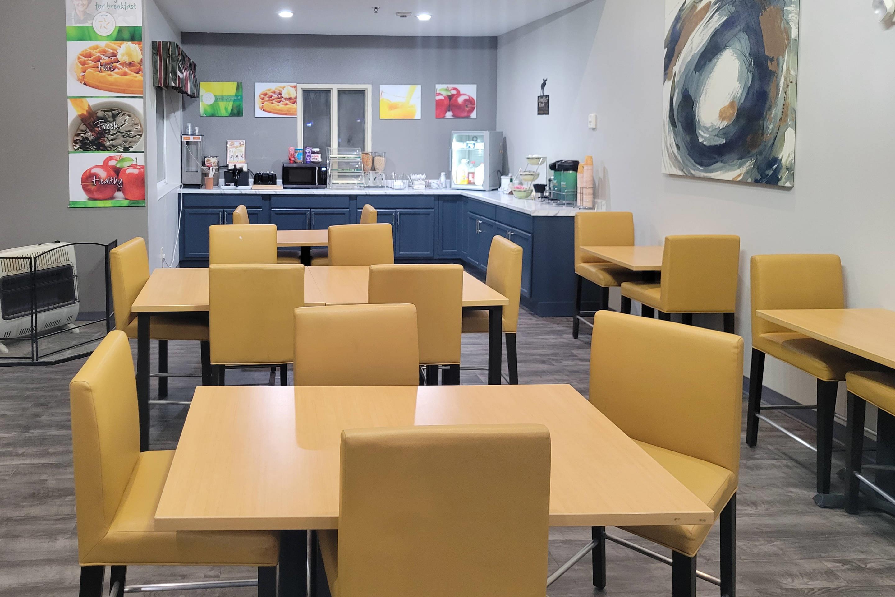 Breakfast area | Quality Inn & Suites