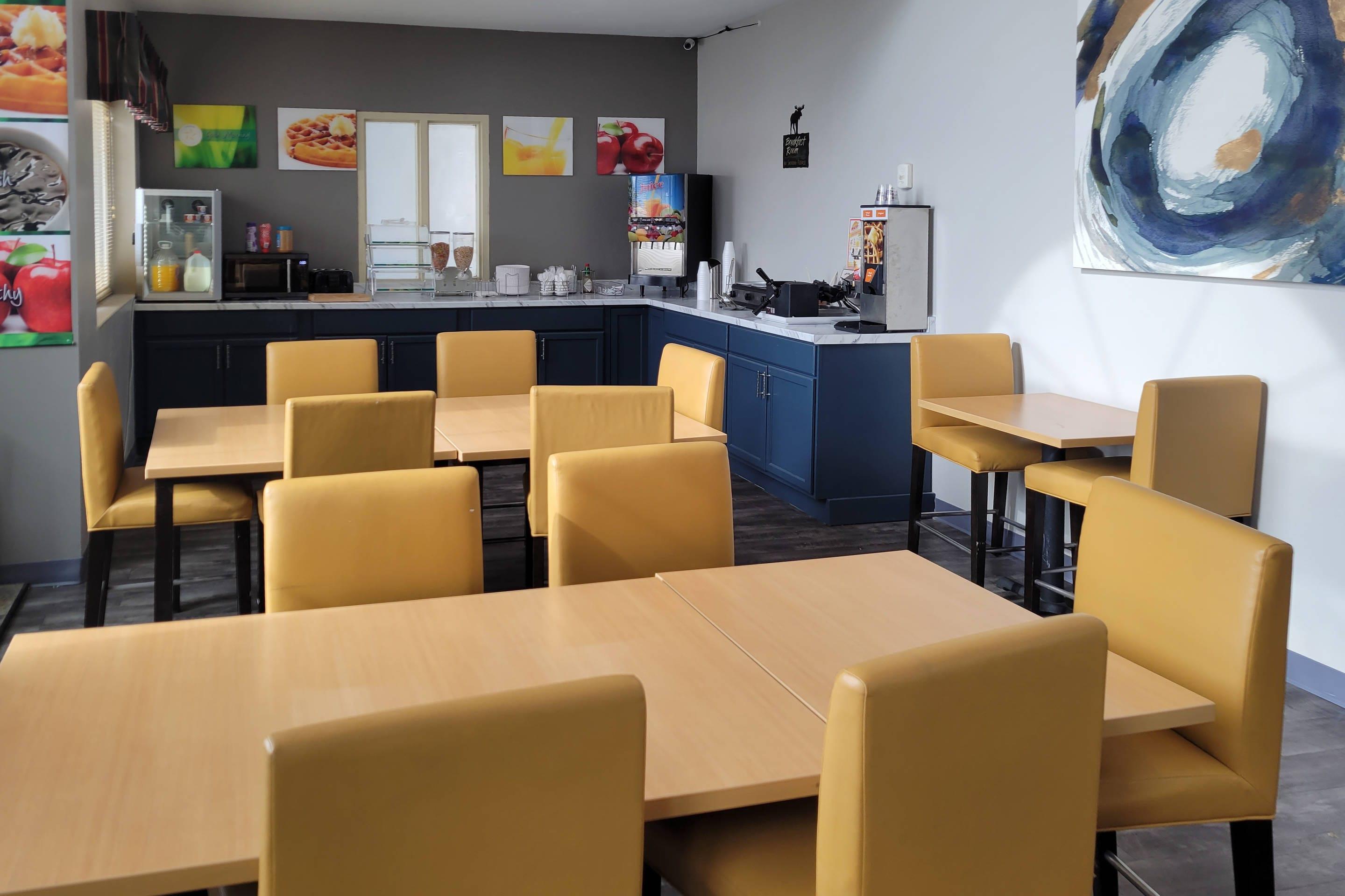 Breakfast area | Quality Inn & Suites