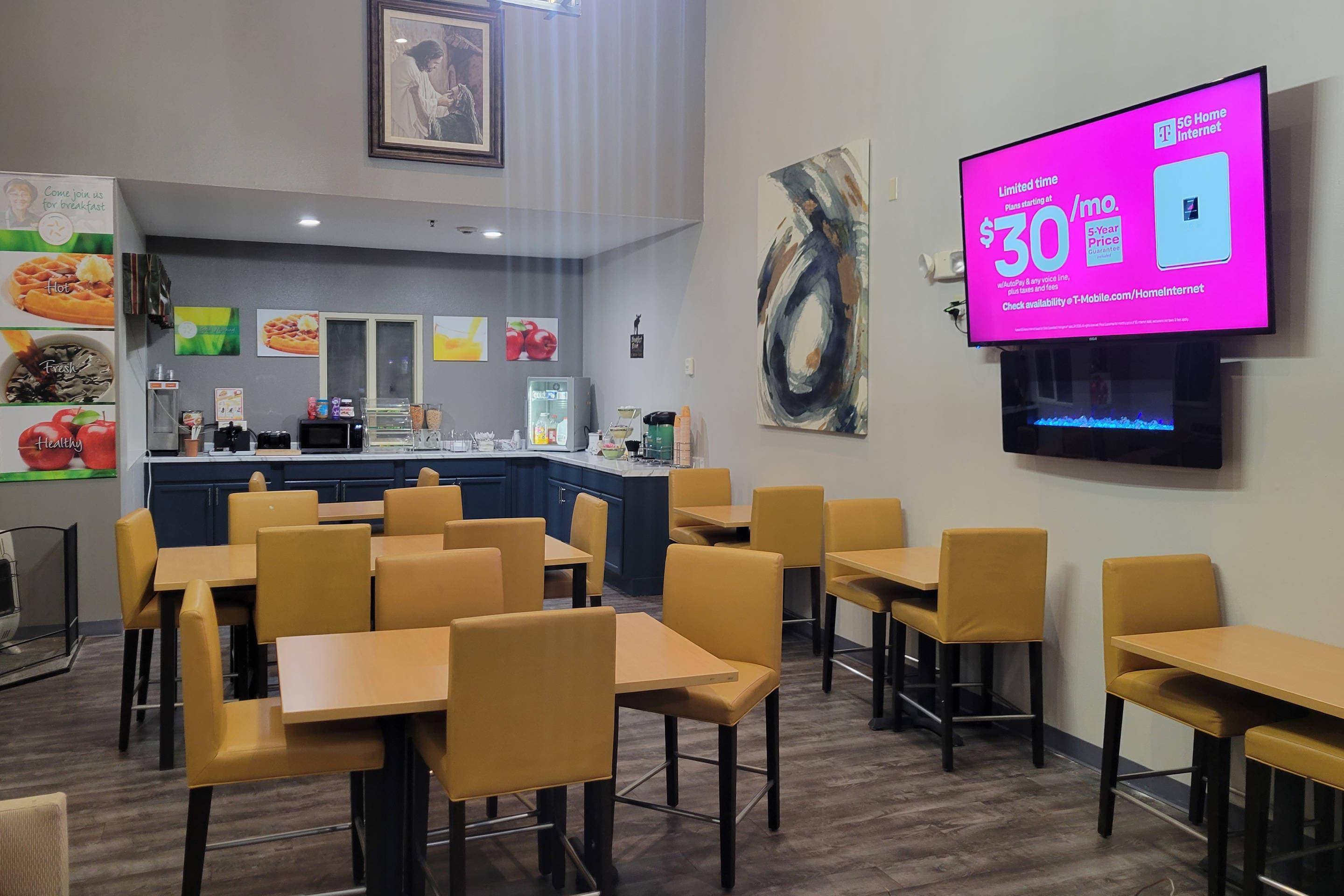 Breakfast area | Quality Inn & Suites