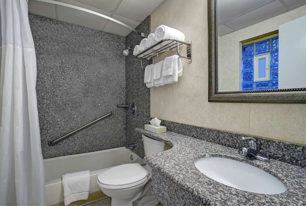 MOTEL 6 WASHINGTON PA-guestroom-Guest Room,Bathroom,Accessibility,On-Site.jpg