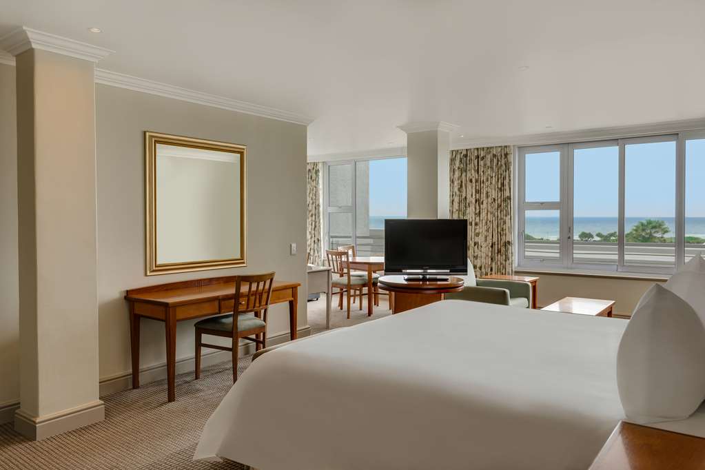 SOUTHERN SUN THE MARINE-guestroom-Guest Room,Suite,On-Site.jpg