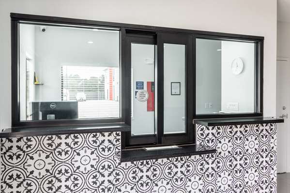  - Americas Best Value Inn & Suites IAH Airport Kingwood - I-69, Exit 151