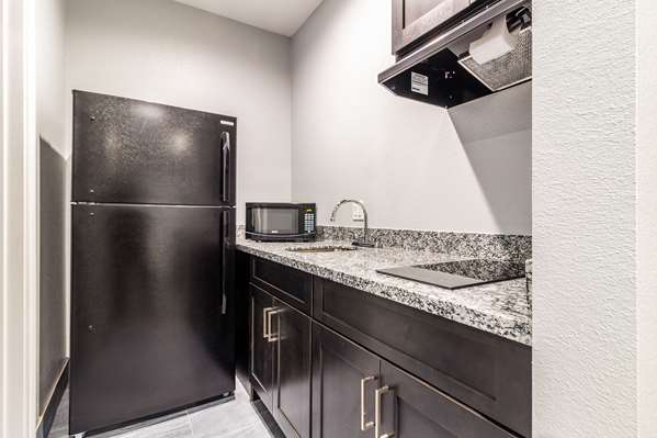  - Americas Best Value Inn & Suites IAH Airport Kingwood - I-69, Exit 151