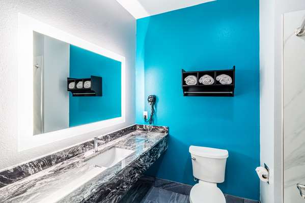  - Americas Best Value Inn & Suites IAH Airport Kingwood - I-69, Exit 151