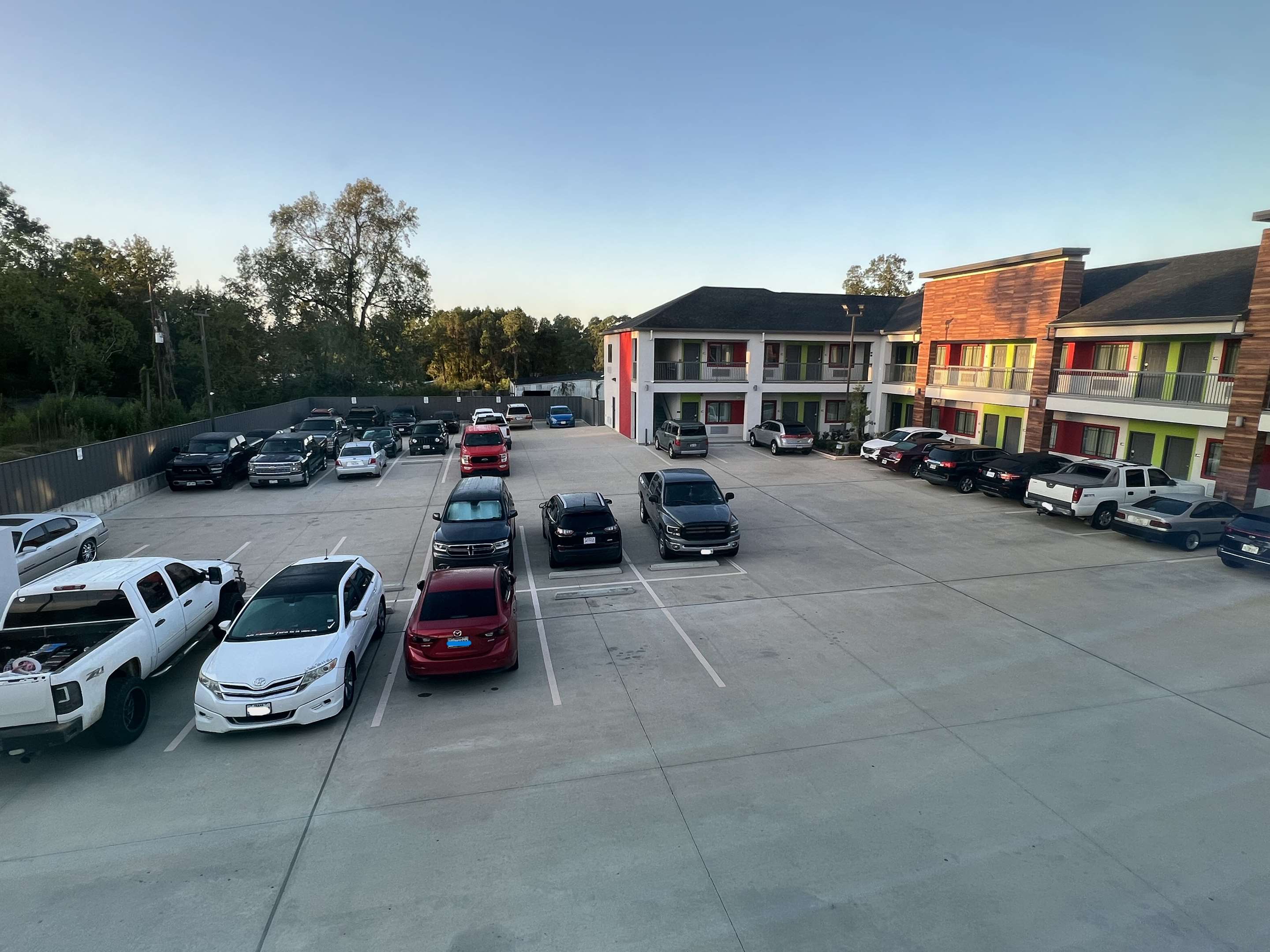Exterior | Americas Best Value Inn & Suites Kingwood IAH Airport
