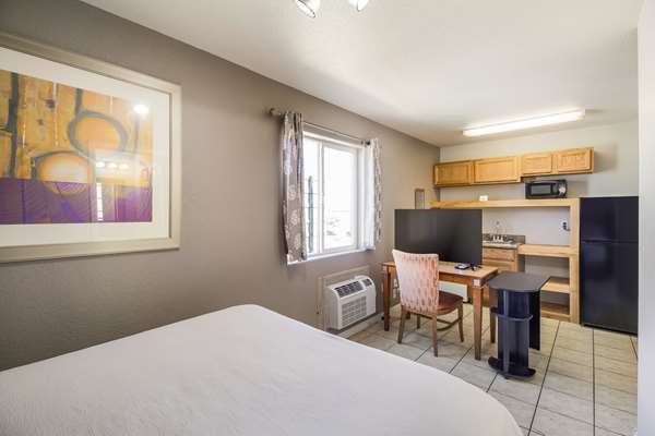Suite - Rodeway Inn Casper - I-25, Exit 185