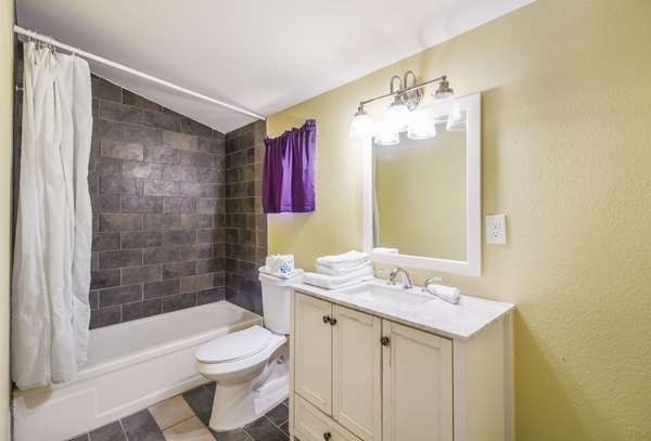 Suite - Rodeway Inn Casper - I-25, Exit 185