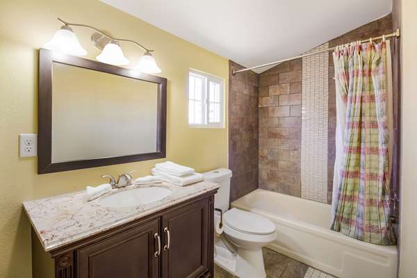 Suite - Rodeway Inn Casper - I-25, Exit 185