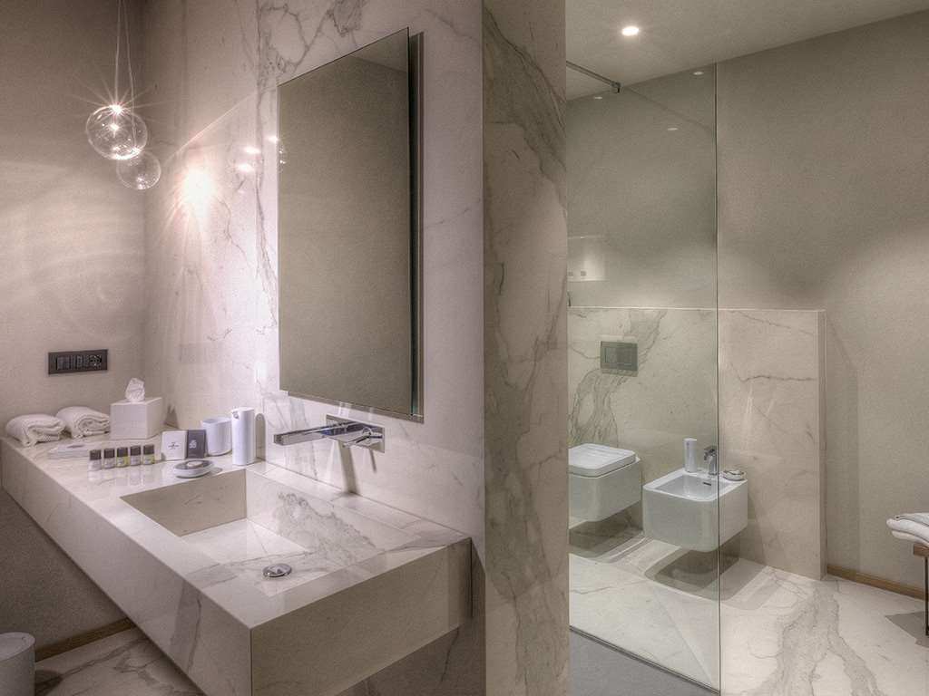THE CUBE HOTEL-guestroom-Guest Room,Bathroom,On-Site.jpg