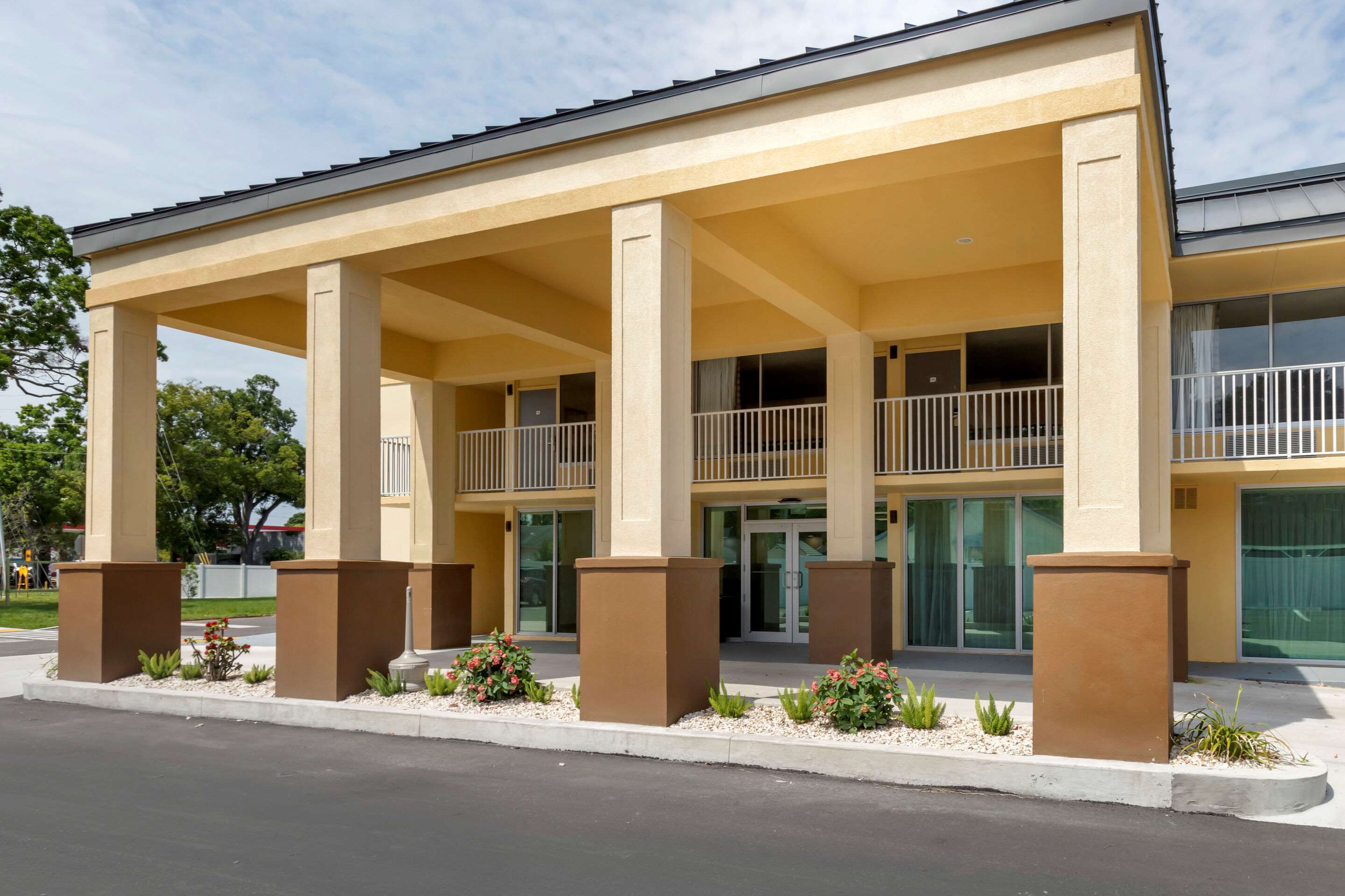 Hotel exterior | Quality Inn Saint Petersburg North-Tampa Bay
